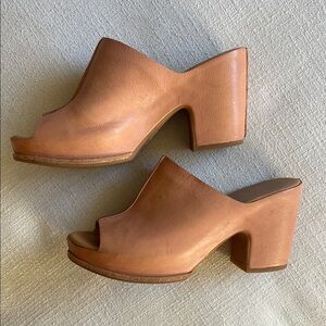 Kork-Ease Tan Leather Mules with Block Heel